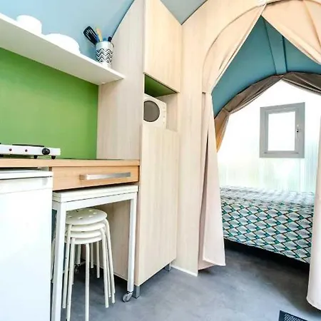 3 Etoiles - Piscine - Ccafbbc